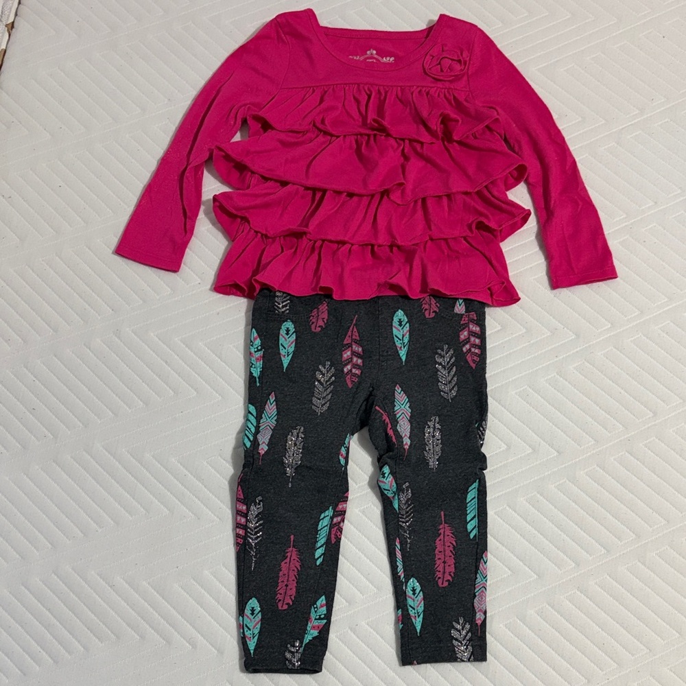🛍️BOGO🛍️Matching Fuchsia Ruffle Top and Feather Print Leggings